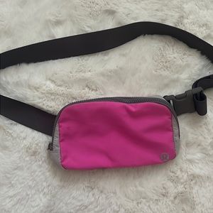 Lululemon Everywhere Belt Cross Body Bag